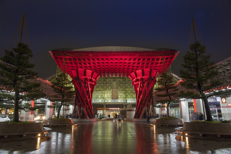 534_金沢駅・鼓門8.jpg